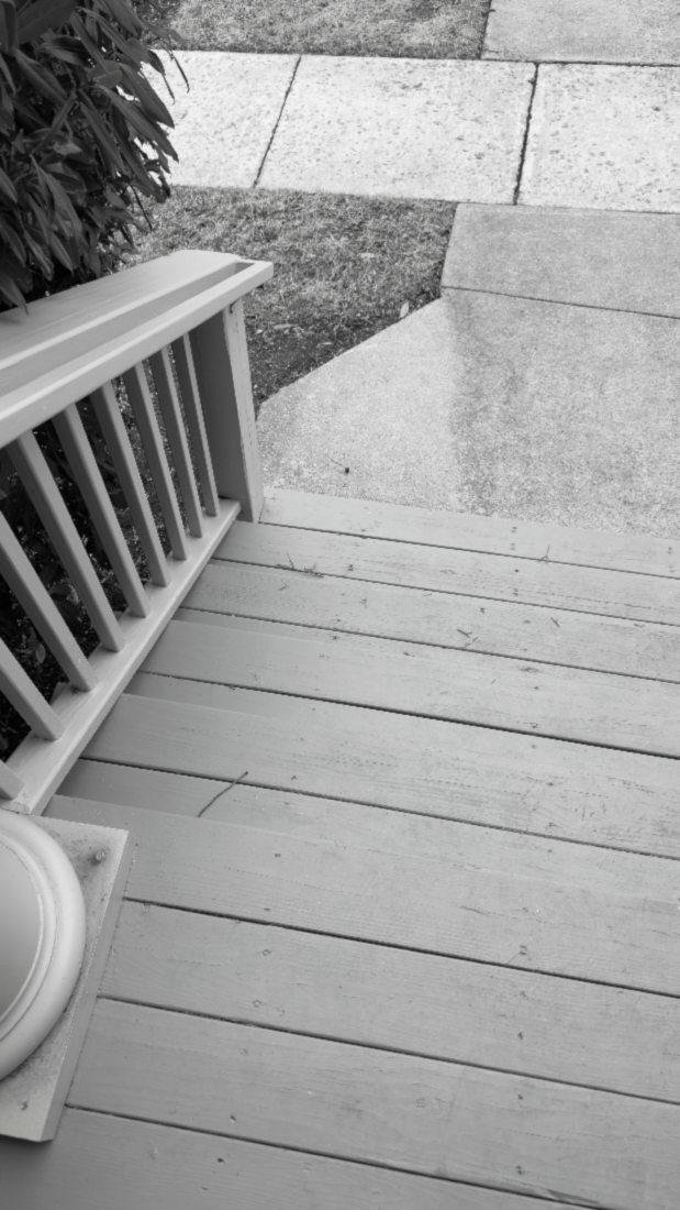 Same staircase with reduced contrast sensitivity